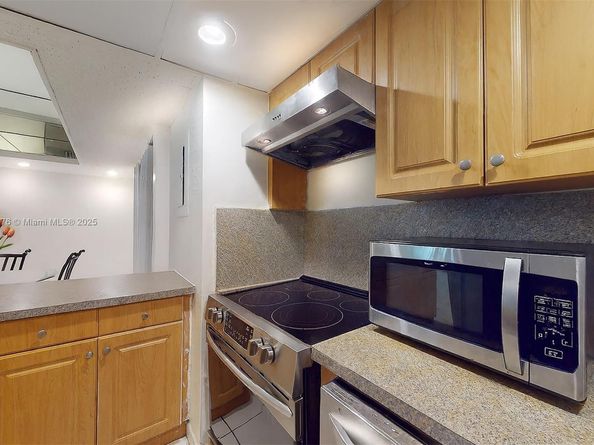 8841 W Flagler St 103, Miami FL 33174