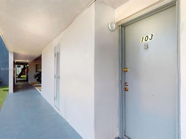 8841 W Flagler St 103, Miami FL 33174