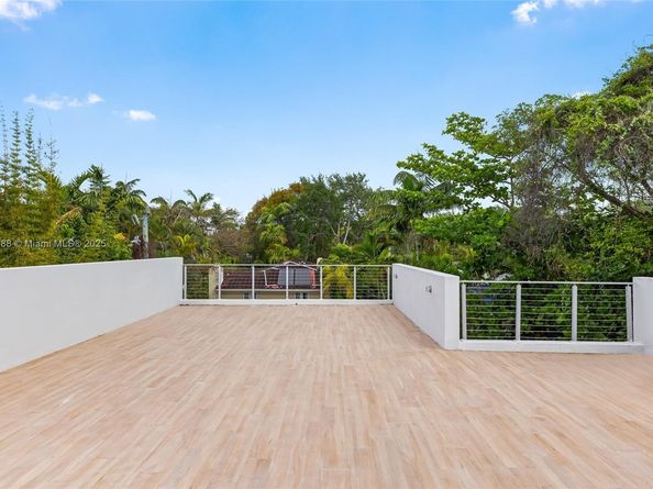 4039 Ventura Ave, Miami FL 33133