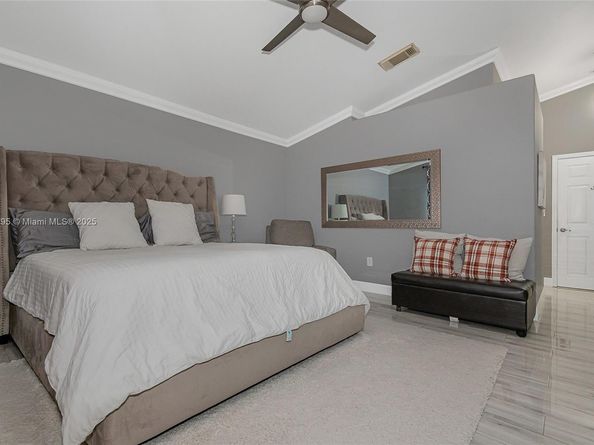 19190 NW 24th Pl, Pembroke Pines FL 33029