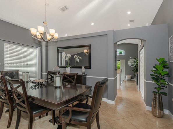 19190 NW 24th Pl, Pembroke Pines FL 33029