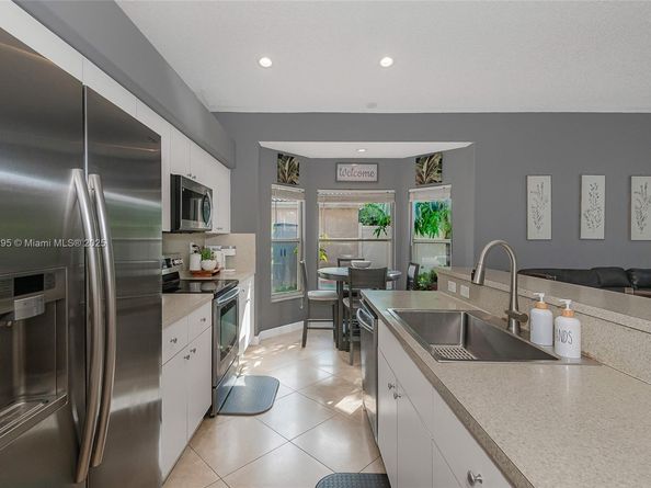 19190 NW 24th Pl, Pembroke Pines FL 33029