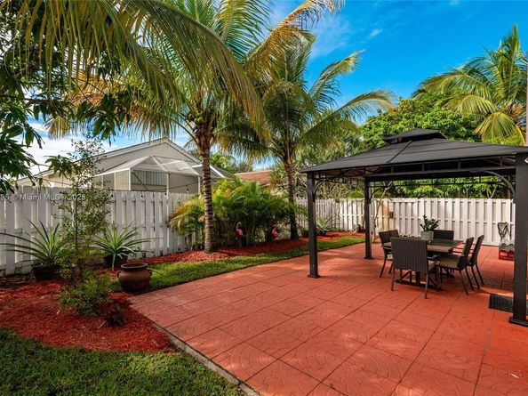 19190 NW 24th Pl, Pembroke Pines FL 33029