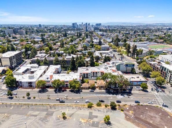 288 Whitmore Street 215, Oakland CA 94611