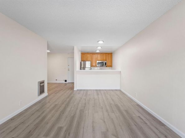 288 Whitmore Street 215, Oakland CA 94611