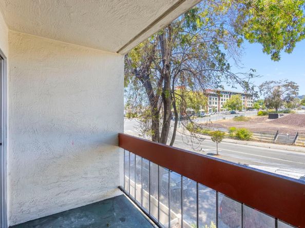 288 Whitmore Street 215, Oakland CA 94611