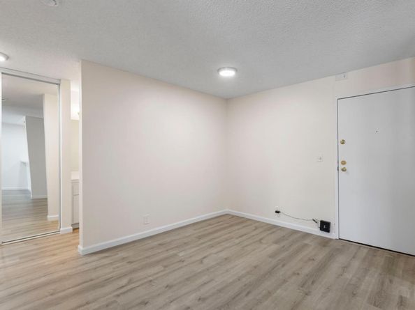 288 Whitmore Street 215, Oakland CA 94611