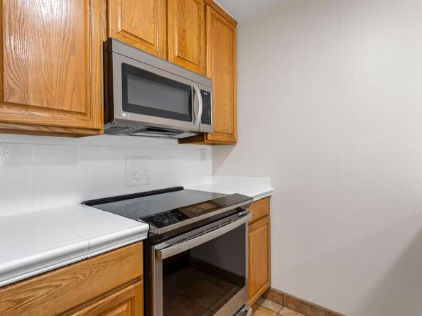 288 Whitmore Street 215, Oakland CA 94611