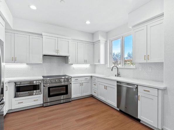 931 Woodside Road, Redwood City CA 94061