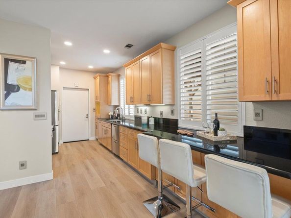 272 McDonnel Road, Alameda CA 94502