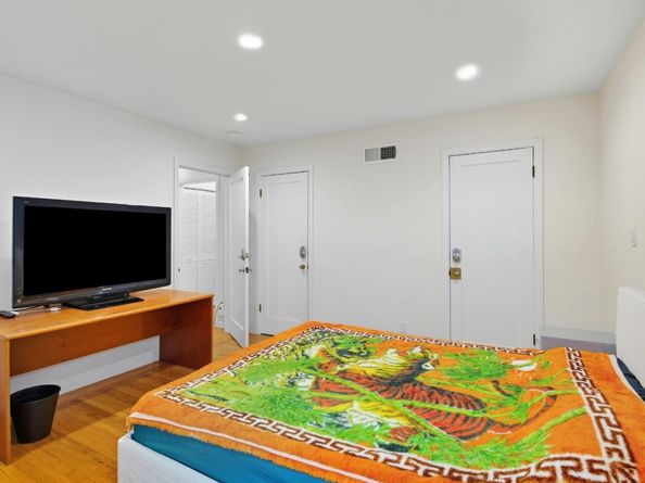 223 San Carlos Avenue, Redwood City CA 94061