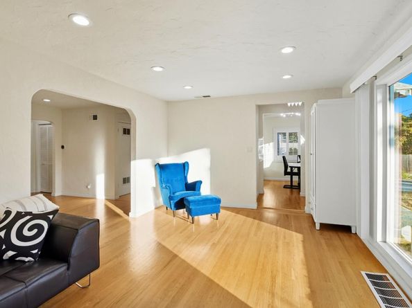 223 San Carlos Avenue, Redwood City CA 94061