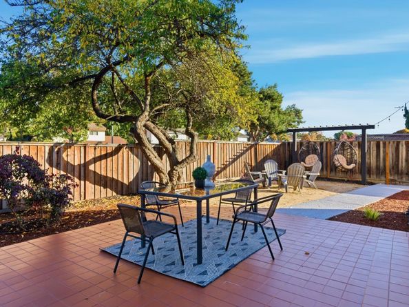 422 Liquidambar Way, Sunnyvale CA 94086