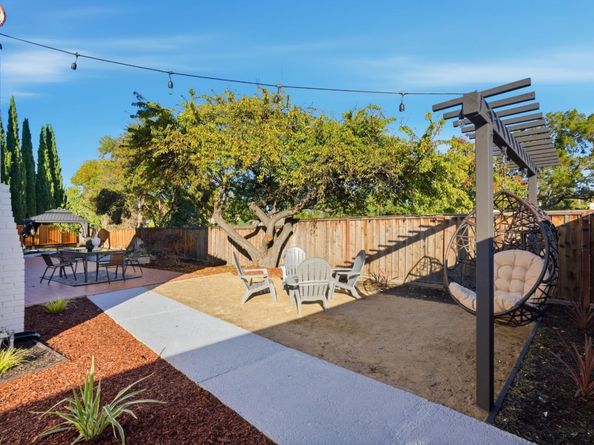 422 Liquidambar Way, Sunnyvale CA 94086
