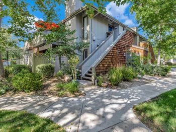 2106 La Terrace Circle