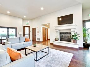 589 San Remi Terrace 55, Sunnyvale CA 94085