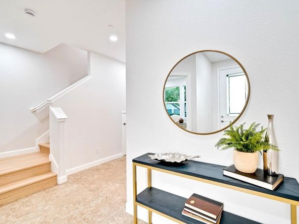 589 San Remi Terrace 55, Sunnyvale CA 94085