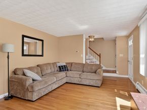 3 Marie Cir, Burlington MA 01803