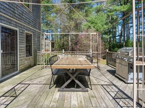 39 Leonard St, Carver MA 02330