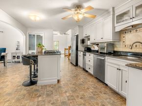 39 Leonard St, Carver MA 02330