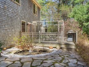 39 Leonard St, Carver MA 02330