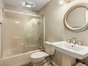 39 Leonard St, Carver MA 02330