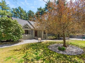 39 Leonard St, Carver MA 02330