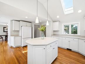 98 Blossomcrest Rd, Lexington MA 02421