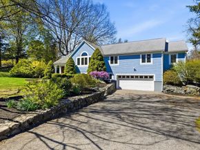 98 Blossomcrest Rd, Lexington MA 02421