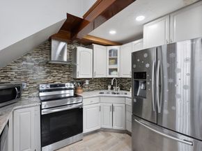 6 Harrington Way, Worcester MA 01604