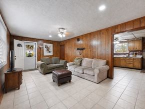 6 Harrington Way, Worcester MA 01604