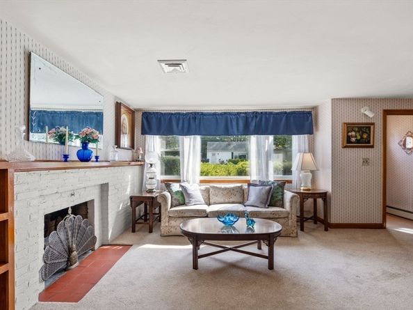 13 Sheffield Road, Natick MA 01760