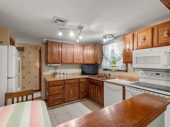 13 Sheffield Road, Natick MA 01760