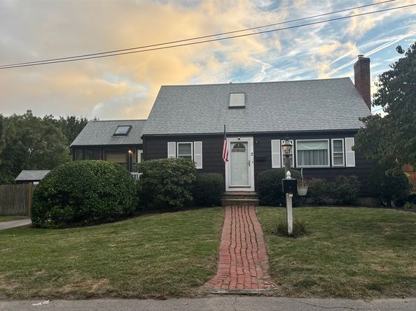 2 Winstead Lane, Weymouth MA 02189