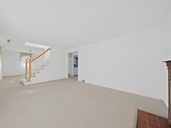 2 Winstead Lane, Weymouth MA 02189