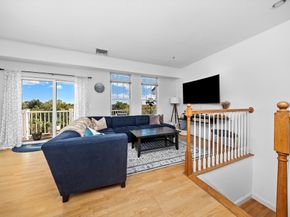 614 Pond St 1405, Braintree MA 02184
