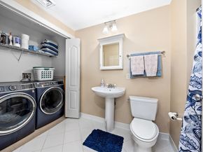 614 Pond St 1405, Braintree MA 02184