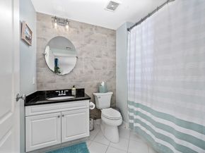 614 Pond St 1405, Braintree MA 02184