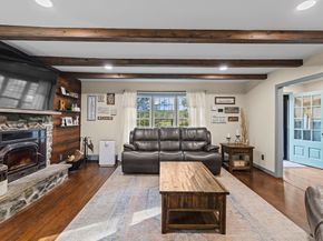 86 Pine St, Rochester MA 02770