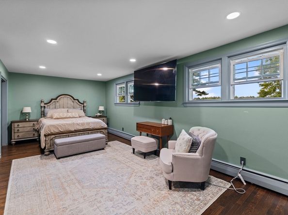 86 Pine St, Rochester MA 02770