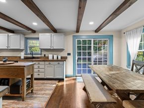 86 Pine St, Rochester MA 02770