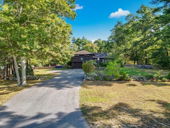 86 Pine St, Rochester MA 02770