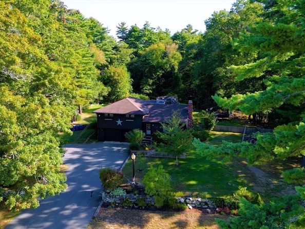 86 Pine St, Rochester MA 02770
