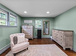 86 Pine St, Rochester MA 02770