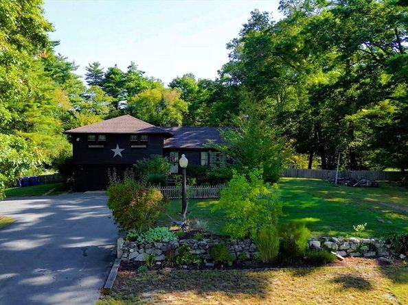 86 Pine St, Rochester MA 02770