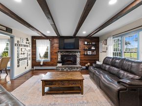 86 Pine St, Rochester MA 02770