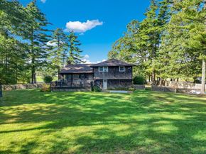 86 Pine St, Rochester MA 02770
