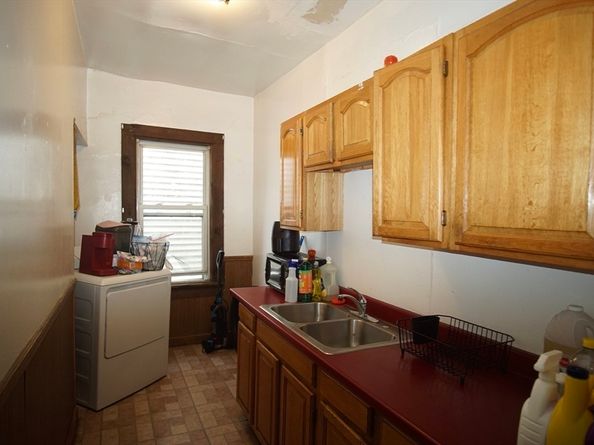 17 Vinson St, Worcester MA 01605