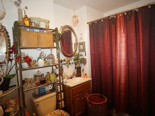 17 Vinson St, Worcester MA 01605