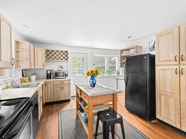 37 Walnut St, Marshfield MA 02050